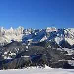 Haus Alpina In & Out * Schladming