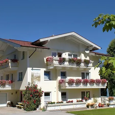 Haus Alpina In & Out Casa de Férias *