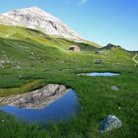 Haus Alpina In & Out Tatil Evi
